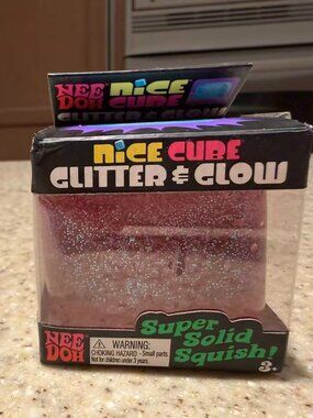 NeeDoh Nice Cube Glitter and Glow - Pink